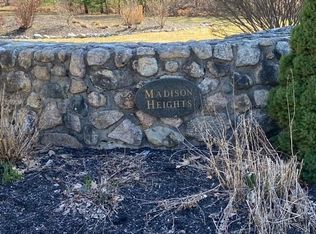 13 Pierce Dr, Naples, ME 04055