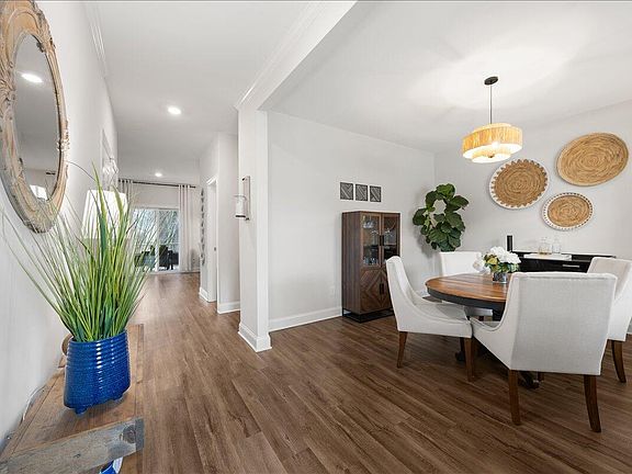 5th image of 931 Weatherby Ln