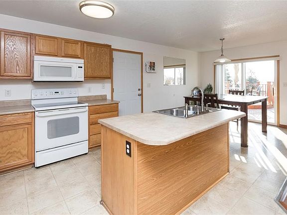 3rd image of 10210 Catalina Dr