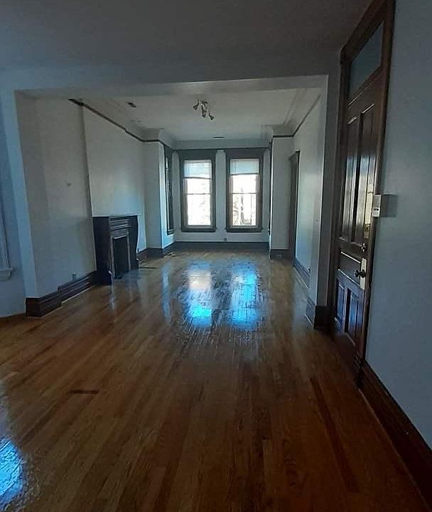 1st image of 2050 N Sheffield Ave #C