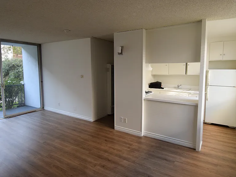 2643 Centinela Avenue — Photo 9