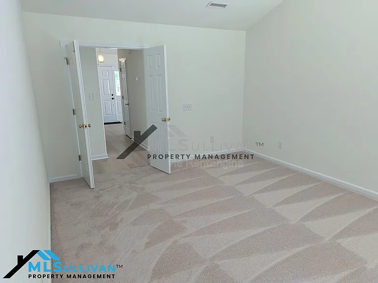 1327 Fairmont St — Photo 9