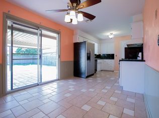 1012 NW 19th St, Moore, OK 73160