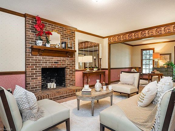 5th image of 102 Forestview Dr