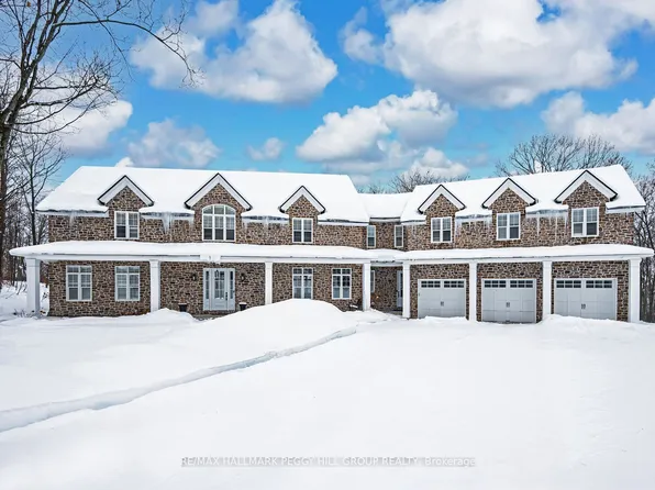 16 Heron Blvd, Springwater, ON L9X 0J1