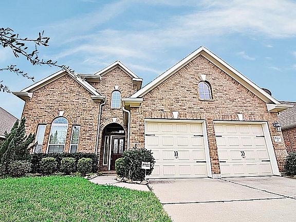 2nd image of 17919 Old Forest Ln
