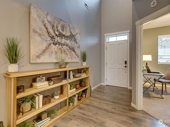 3rd image of 10506 Tailspar Ave
