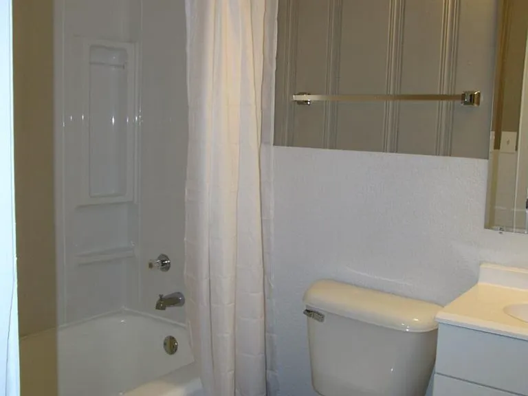 10706 Hickman Mills Dr — Photo 12