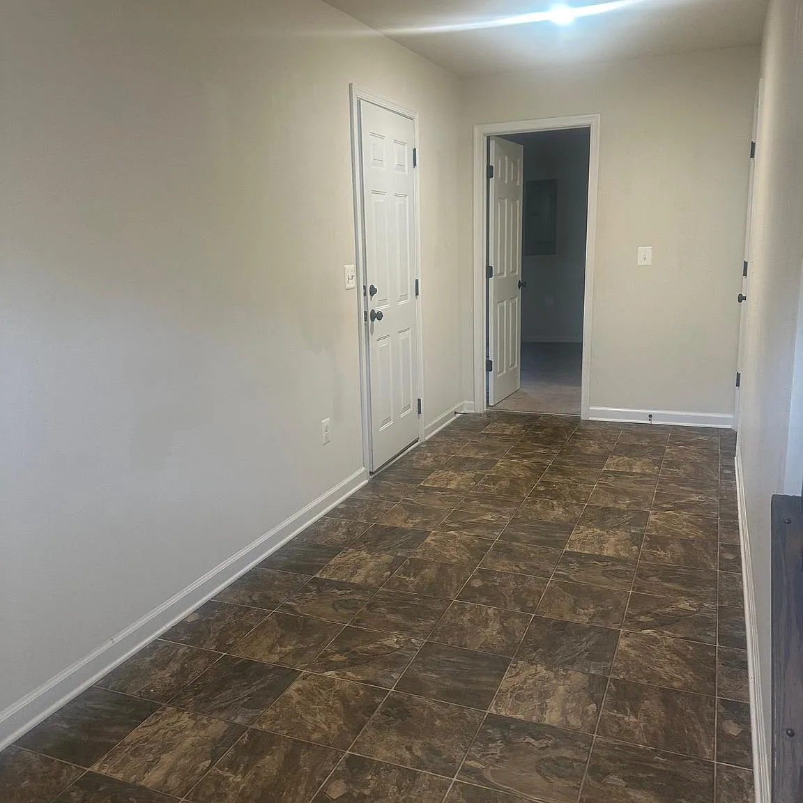 4 bed, 3.5 bath, 2036 sqft, $2,700 — Photo 2