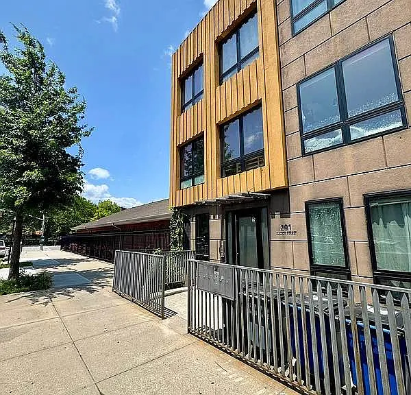 201 Marion St #3R — Photo 8