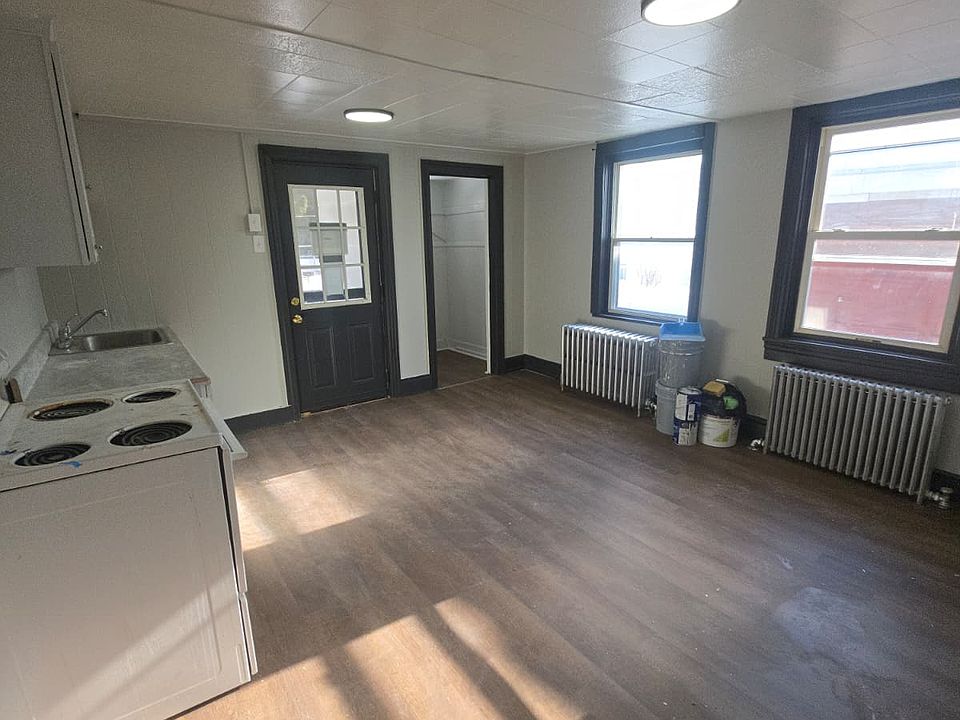 1st image of 758 W Walnut St #2