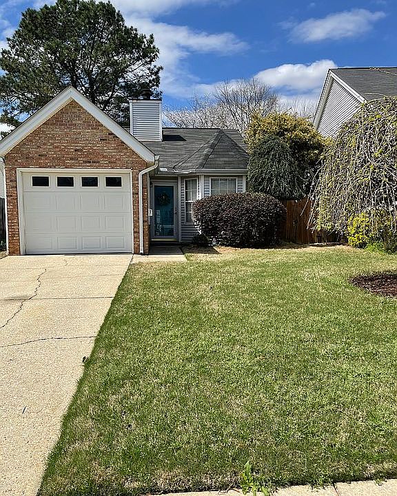 1st image of 2832 Robinwood Ln