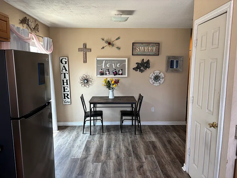 433 Lake Highland Dr — Photo 4