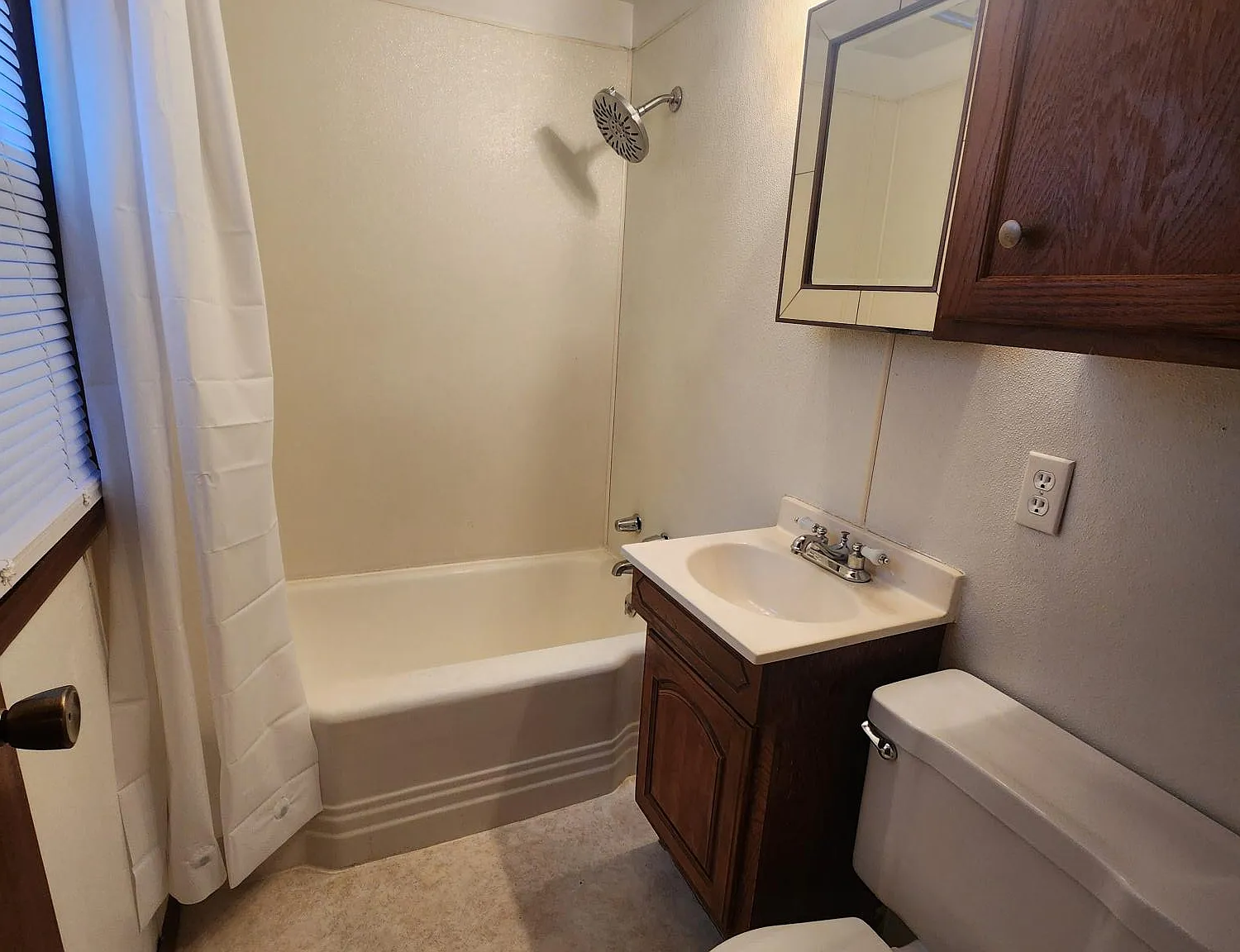 1 bed, 1.5 bath, 501 sqft, $725 — Photo 4