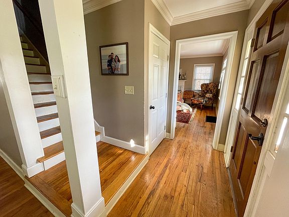 2nd image of 1609 Carolyn Dr