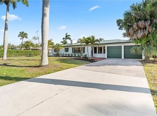 1320 Miracle Ln, Fort Myers, FL 33901