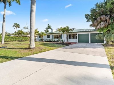 1320 Miracle Ln, Fort Myers, FL, 33901
