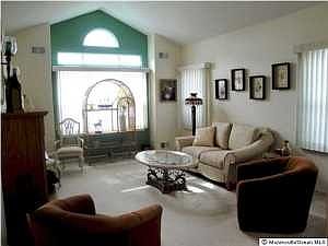 2nd image of 4 Arcadia Dr