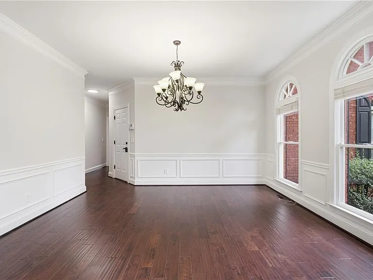 730 Rose Creek Cir — Photo 6