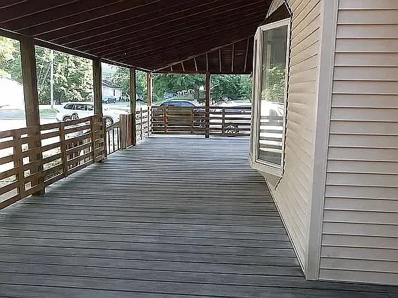 4 bed, $2,300 — Photo 2