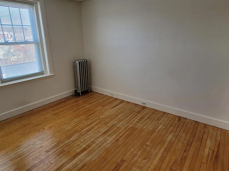 42 N State St #13 — Photo 7