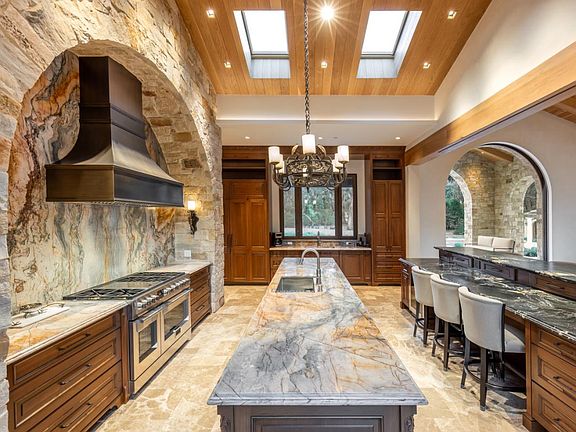 3rd image of 7 Blueridge Lane