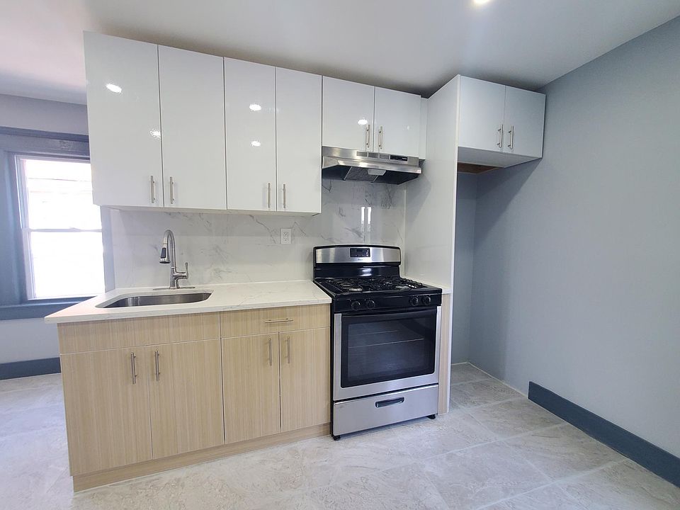 1st image of 36 Mapes Ave #3A