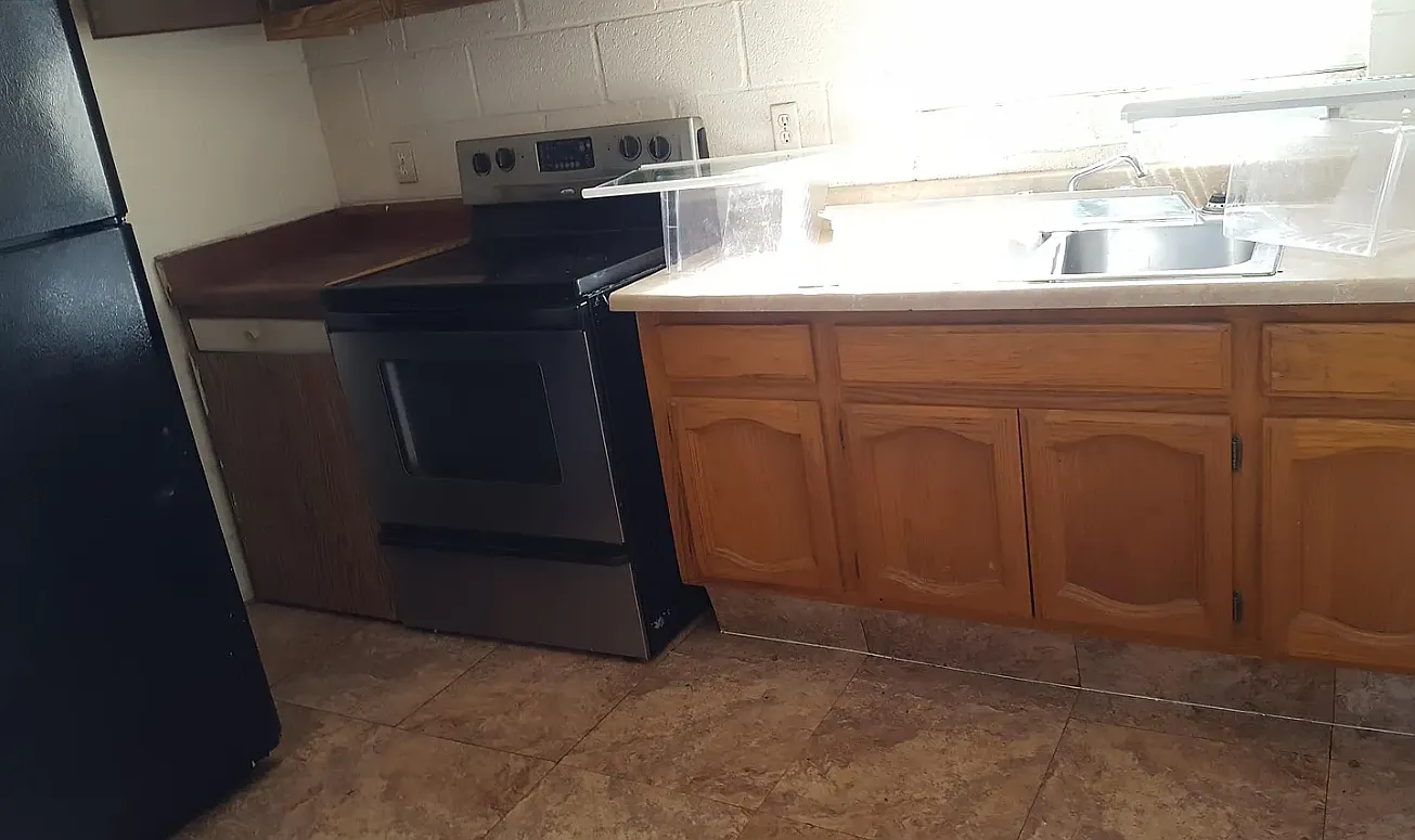 Studio, 324 sqft, $745 — Photo 2