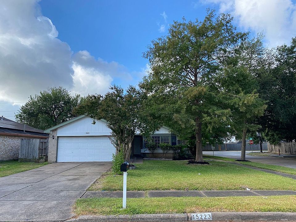 1st image of 15223 Loma Paseo Dr