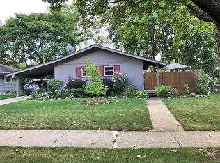 1715 Saunders Cres, Ann Arbor, MI 48103