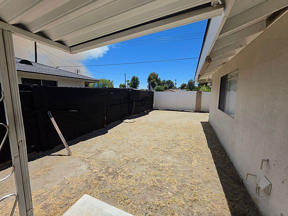 3rd image of 41015 Alder Ave