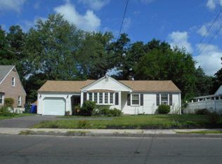 1192 Bay St, Springfield, MA 01109