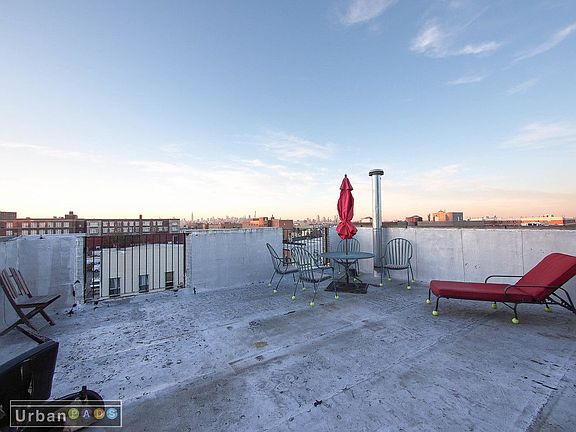 2nd image of 148 Jefferson St APT 1