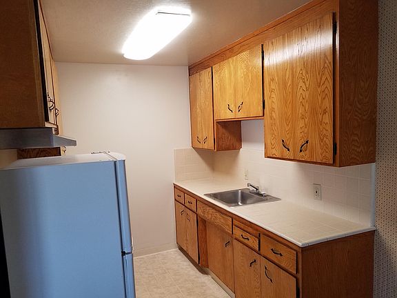 3rd image of 1283 W Mc Kinley Ave APT 3