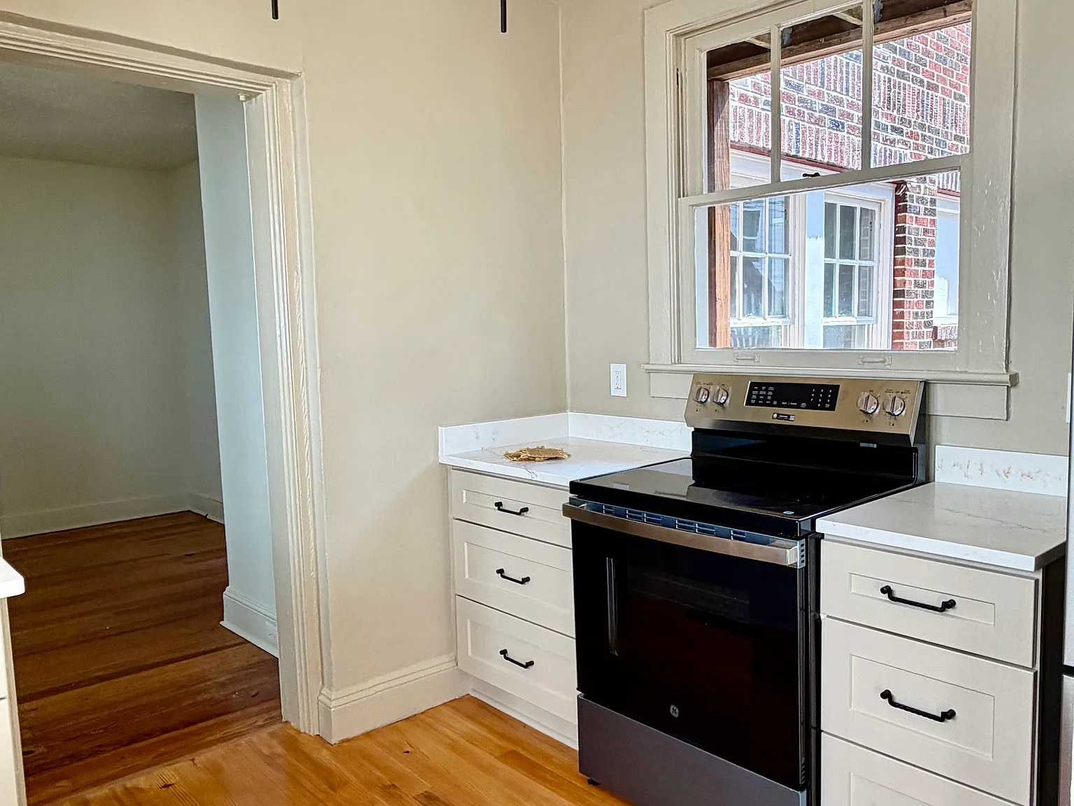 1 bed, 800 sqft, $1,875 — Photo 2