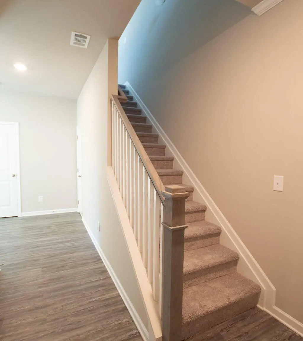 4 bed, 2.5 bath, 2100 sqft, $2,100 — Photo 4