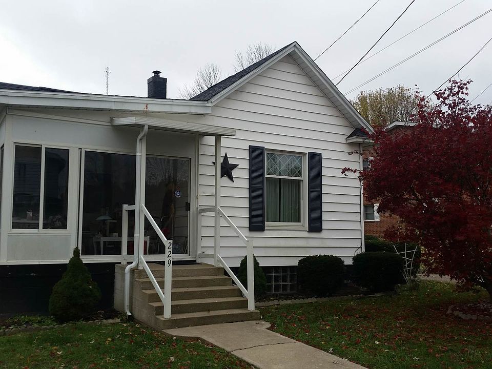 1st image of 229 W Hill St