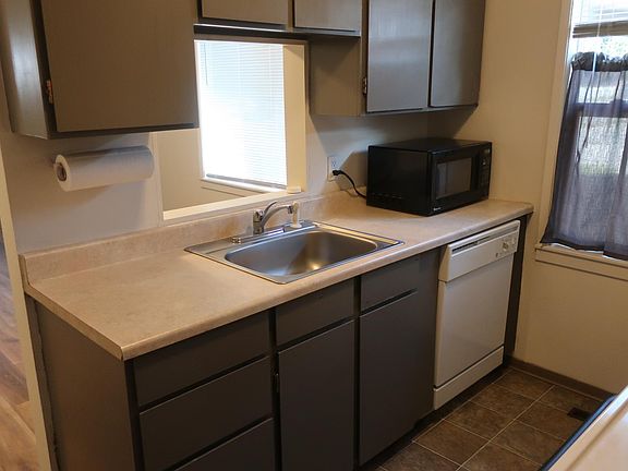 4th image of 802 Gellatly St #802