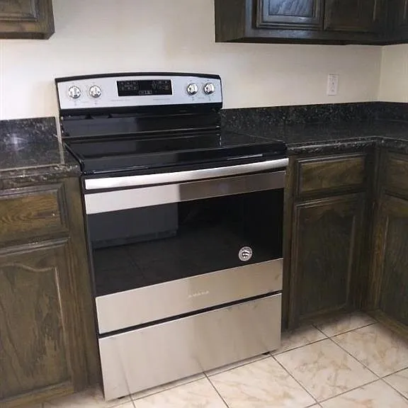 716 S Dfw Dr — Photo 3