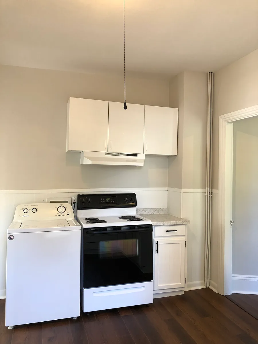 Building Photo - 115 Limerock St #1
