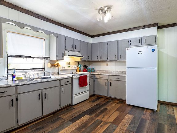 4th image of 3990 NE 113th Ln