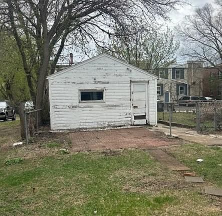 4th image of 2631 Aldrich Ave S