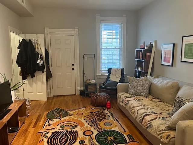Building Photo - 847 N Winchester Ave #2F