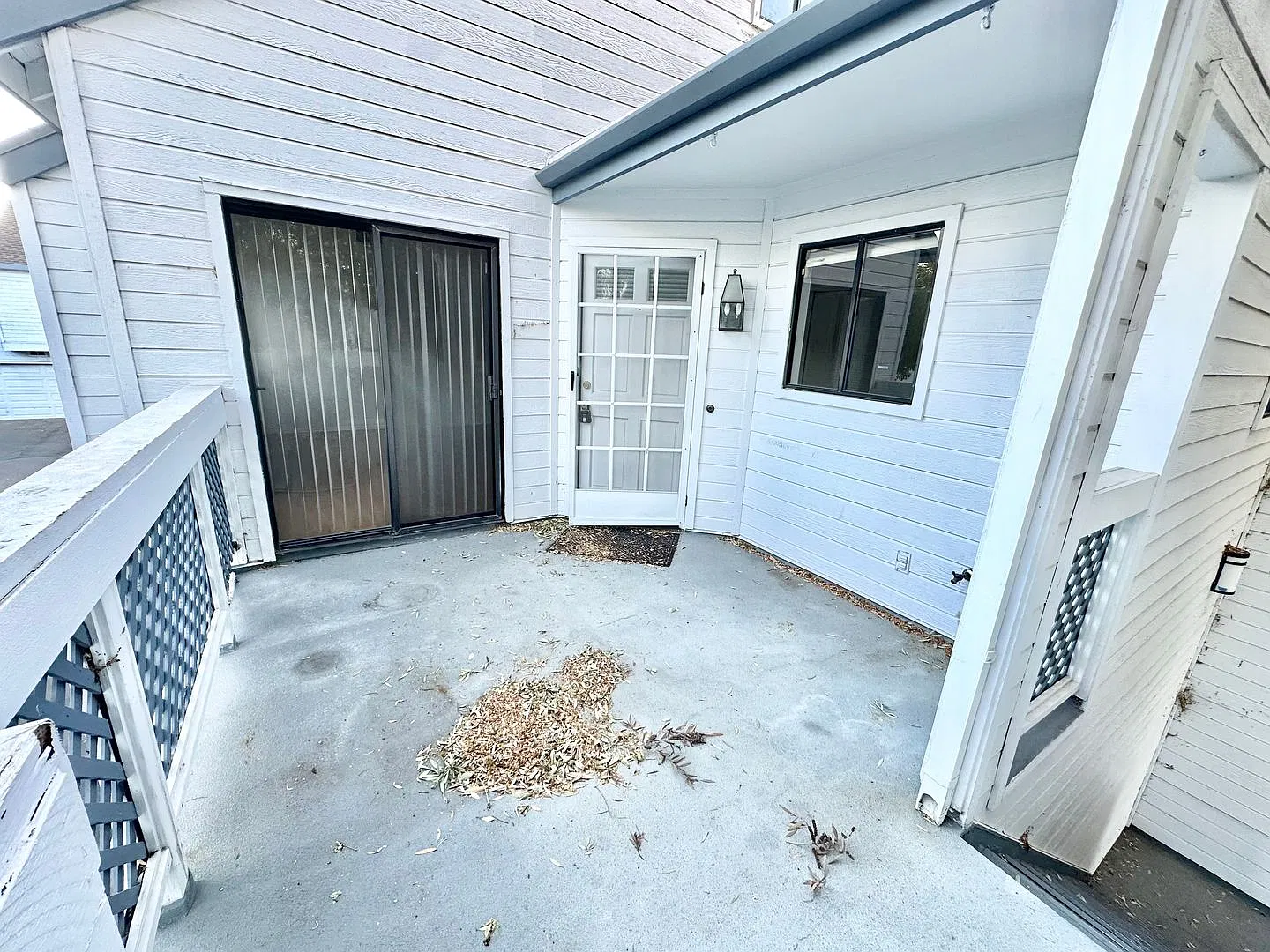 Charming Upper-Level 1-Bedroom with Loft in the Heart of Irvine — Photo 3