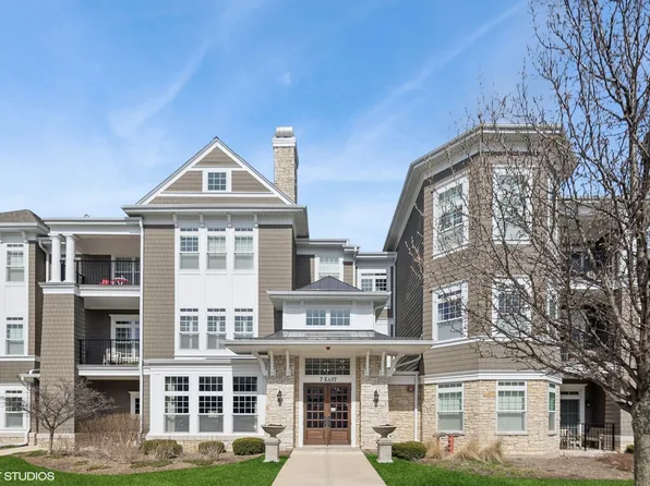 7 E Kennedy Ln APT 108, Hinsdale, IL 60521
