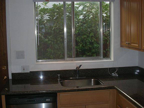 2nd image of 260 Waverley St APT 1