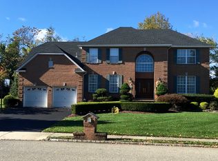 16 Pueblo Ct, Morganville, NJ 07751