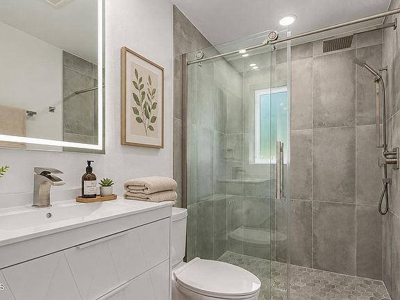 4th image of 3707 E AMELIA Avenue