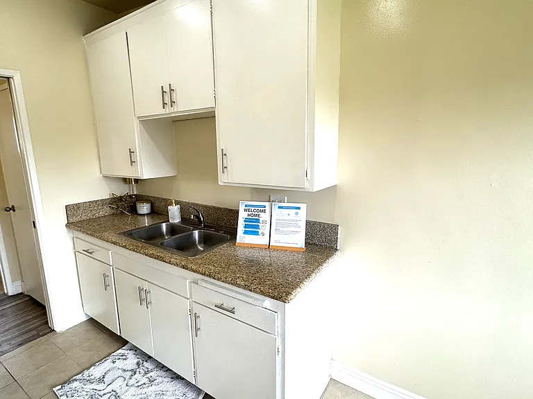 11541 Stuart Dr — Photo 11