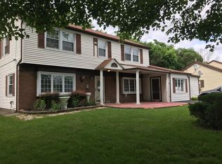 97 Genesee Ln, Willingboro, NJ 08046